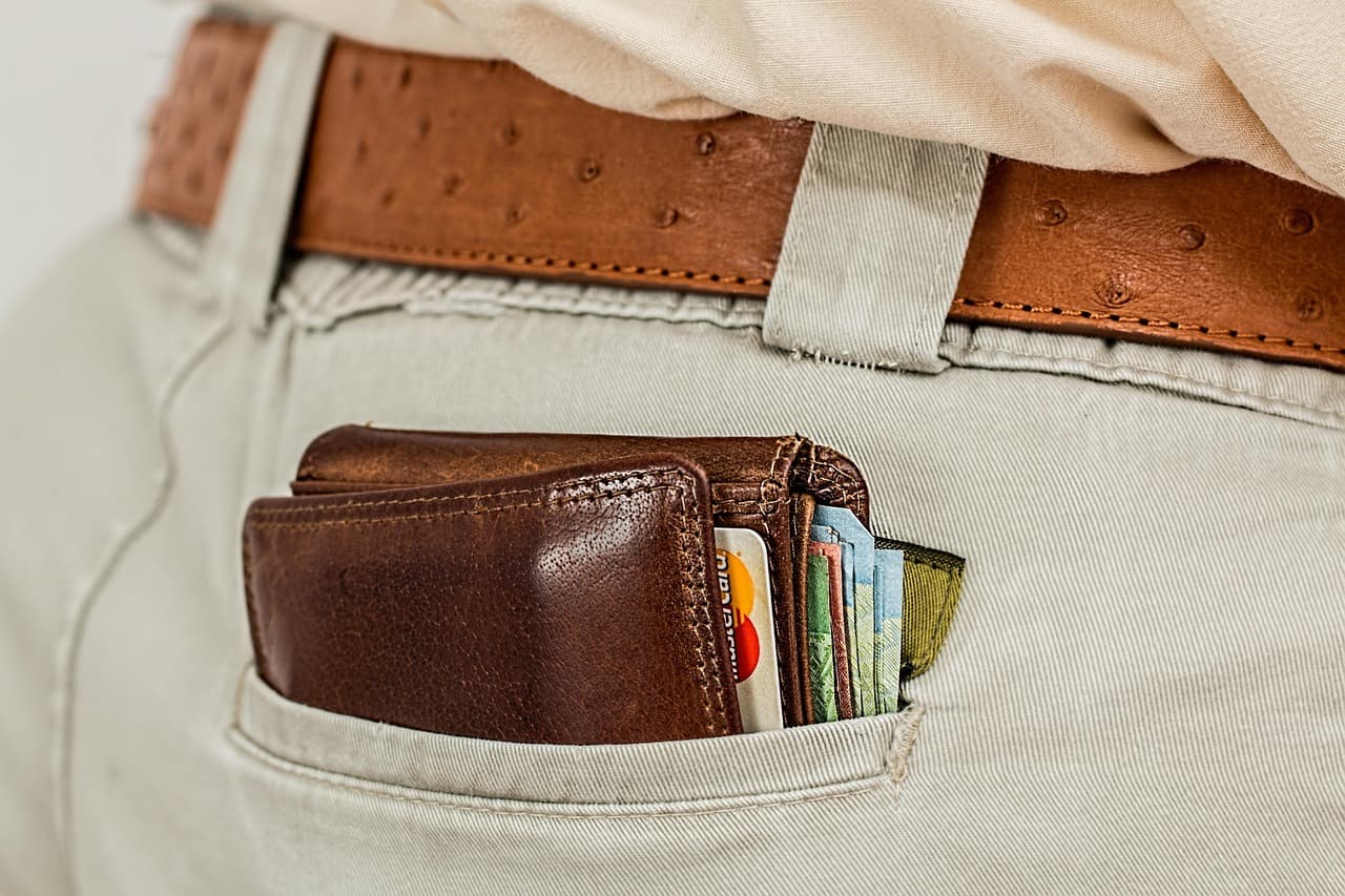 Personal Loan vs. Credit Card: Which Is Right for You?